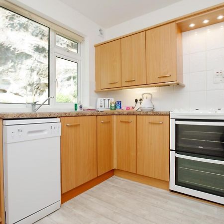 Harbour Apartment At 6 Dolphin Court With Parking Brixham Esterno foto