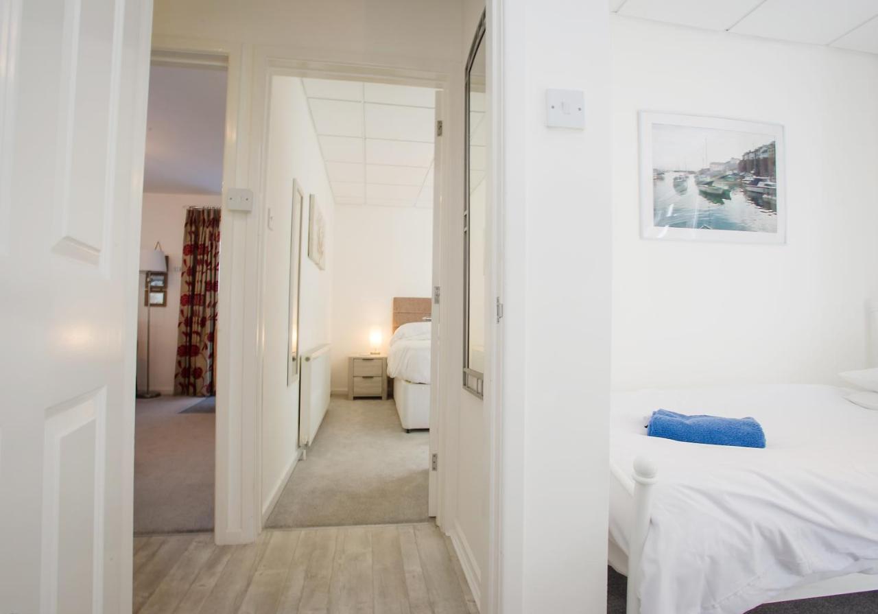 Harbour Apartment At 6 Dolphin Court With Parking Brixham Esterno foto