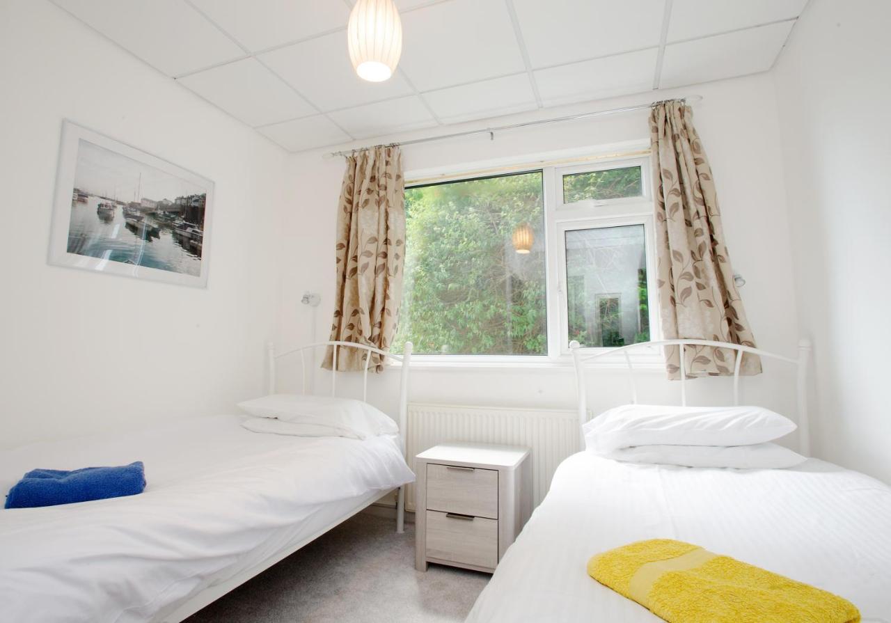 Harbour Apartment At 6 Dolphin Court With Parking Brixham Esterno foto